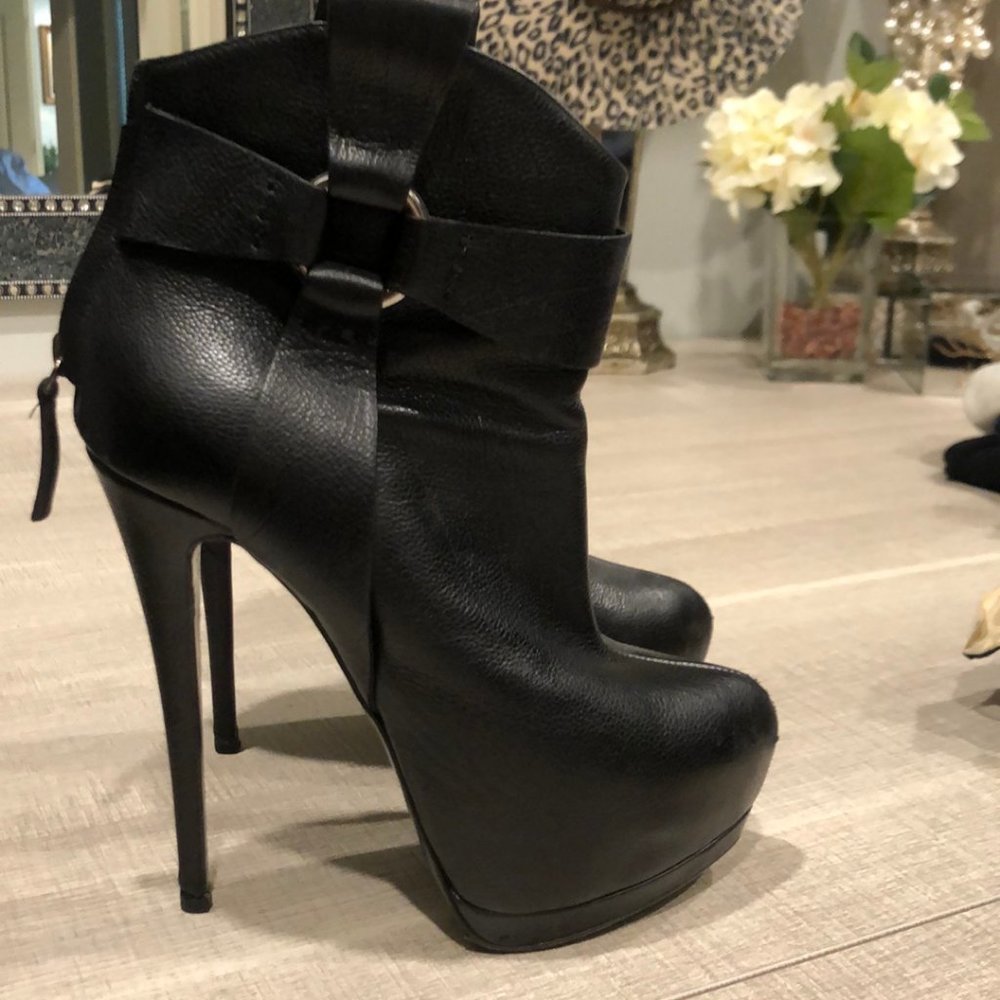 Giuseppe Zanotti Ankle Booties